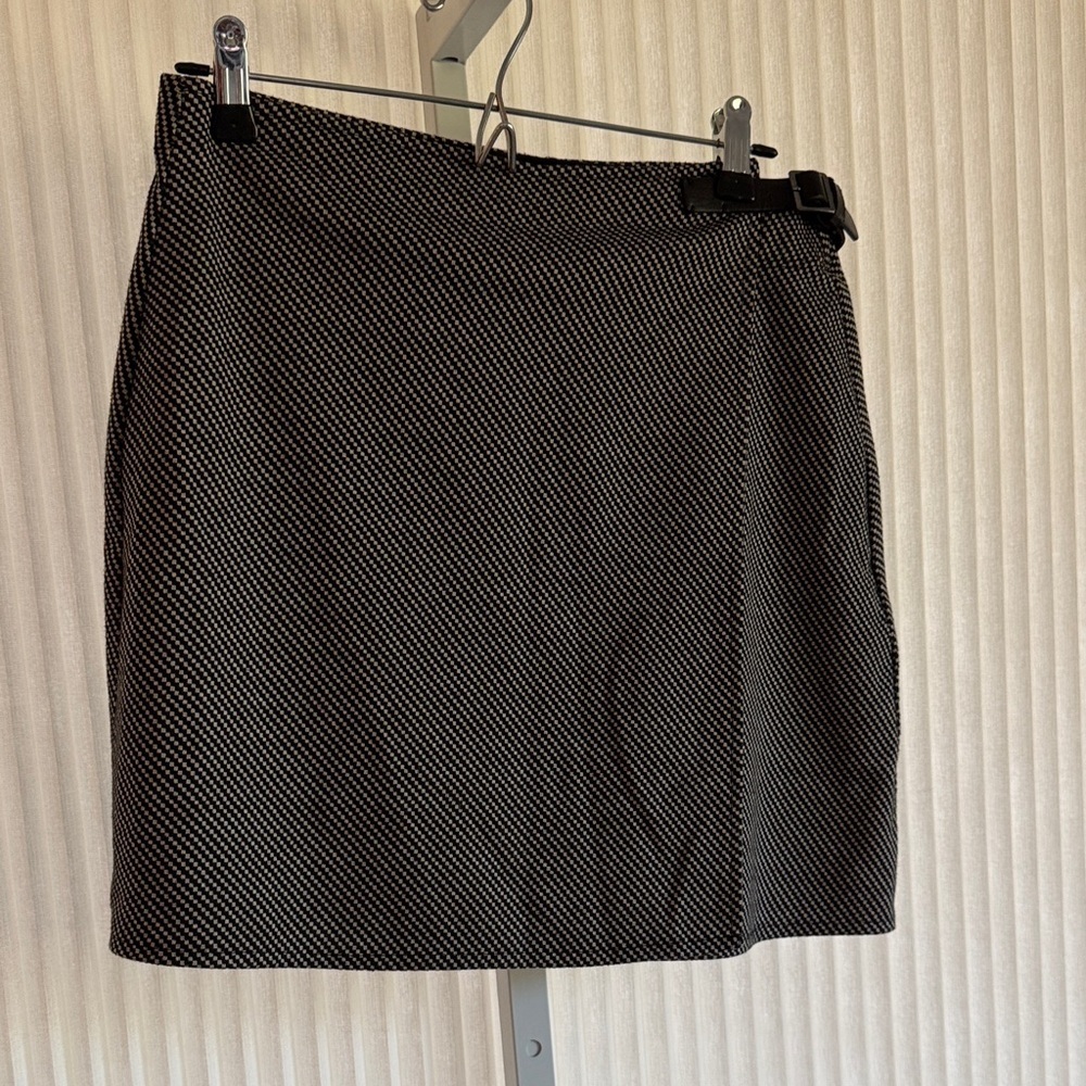 Max Studio Mini Skirt Size Large EUC Polka Dot